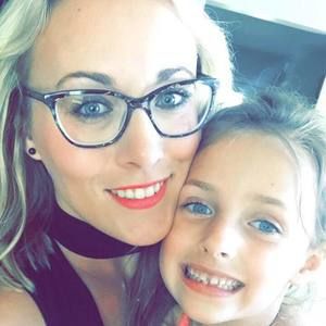 Meet your Posher, Nikala